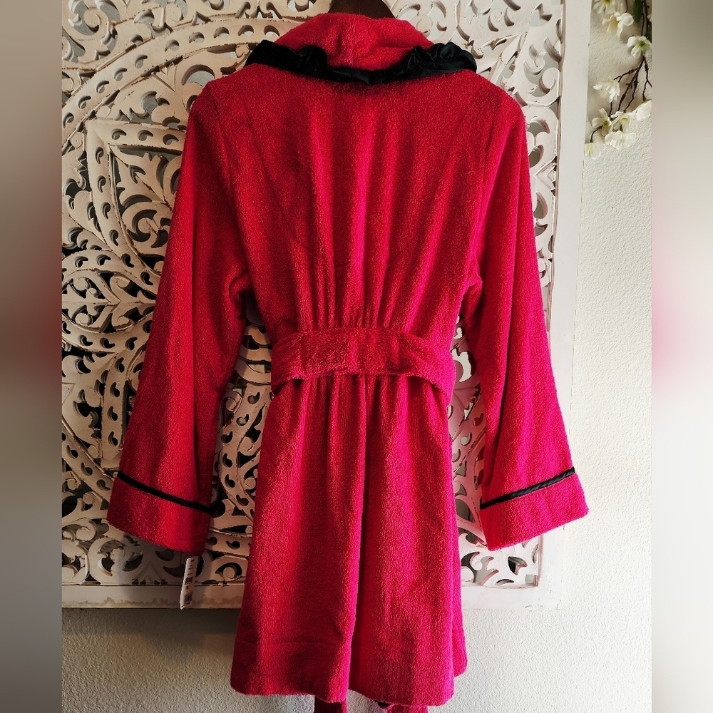 BETSEY JOHNSON INTIMATE ROBE HOT PINK & BLACK SATIN ACCENTS NWT SIZE MEDIUM - Picture 14 of 16